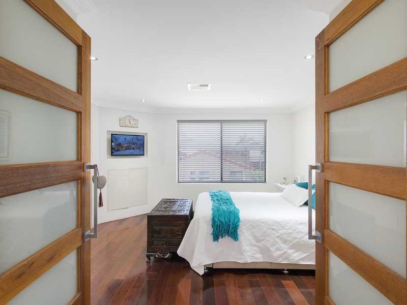 9/271 Golden Four Drive BILINGA 7