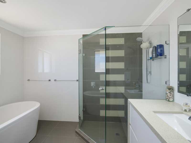 9/271 Golden Four Drive BILINGA 9