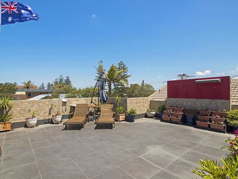 9/271 Golden Four Drive BILINGA 12