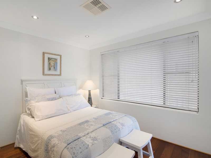 9/271 Golden Four Drive BILINGA 13