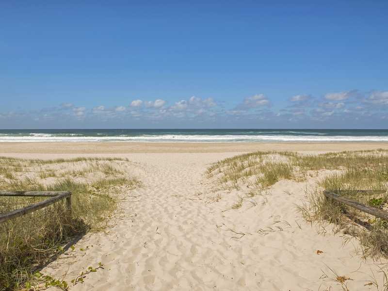 9/271 Golden Four Drive BILINGA 16