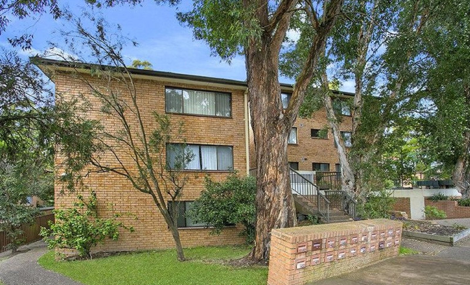 9/28-32 Railway Crescent JANNALI 1