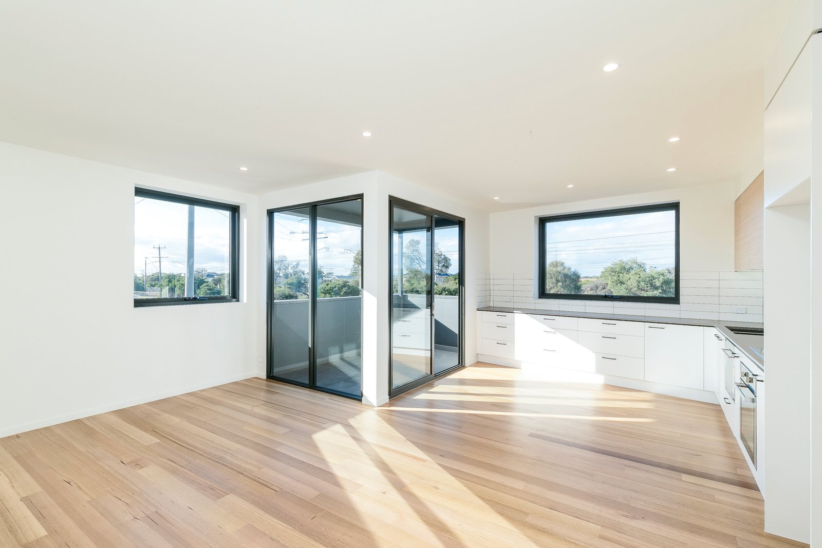 Gallery: 9/2a Newberry Avenue
