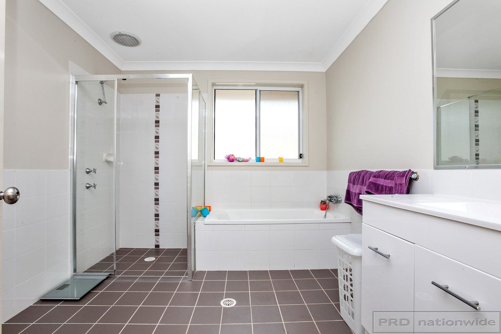 93 Aberglasslyn Road RUTHERFORD 8