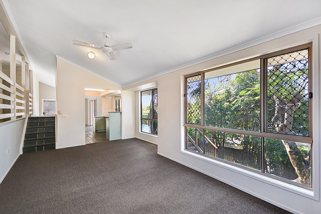 93 Ash Drive BANORA POINT 2