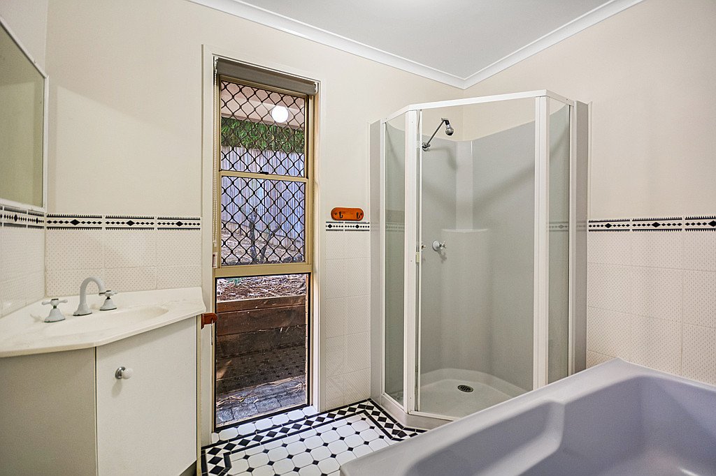 93 Ash Drive BANORA POINT 7