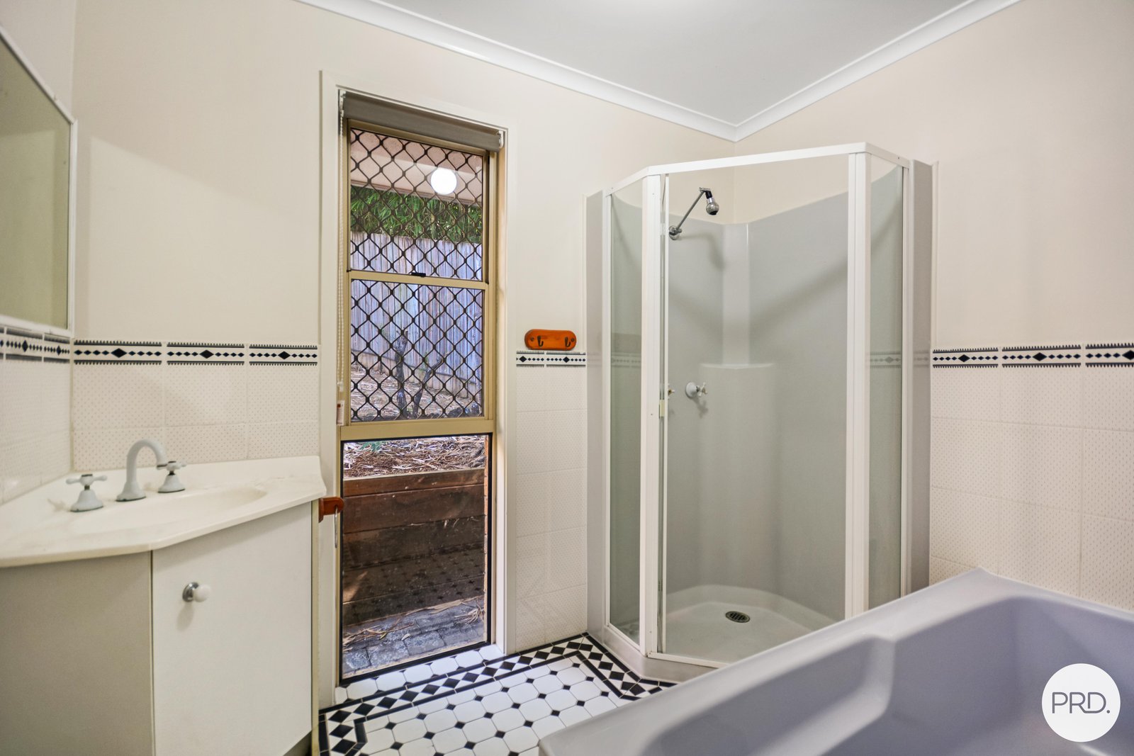 93 Ash Drive BANORA POINT 5