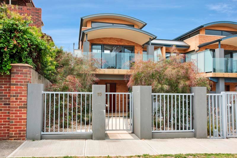 Gallery: 93 Beach Road