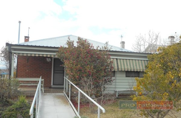 93 Capper Street TUMUT 13