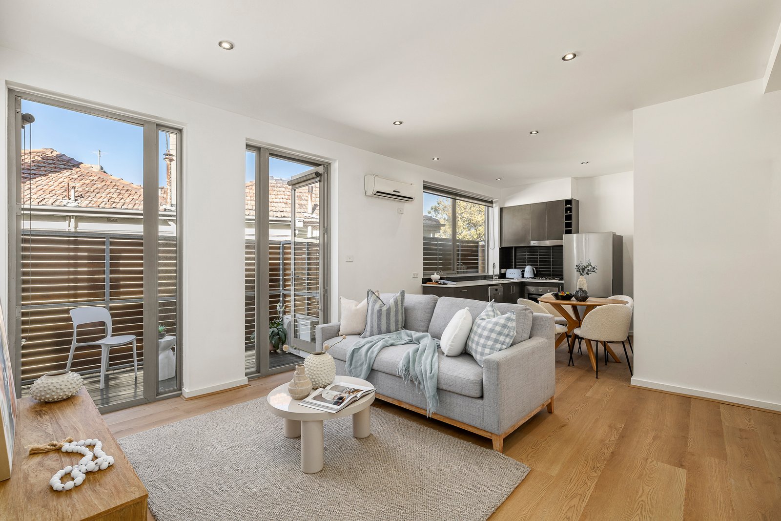 Gallery: 9/3 Charnwood Road