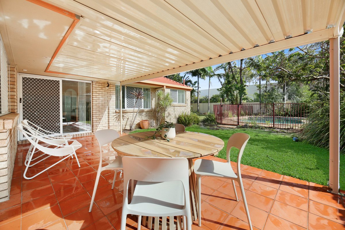 93 Coronet Crescent Burleigh Waters 5