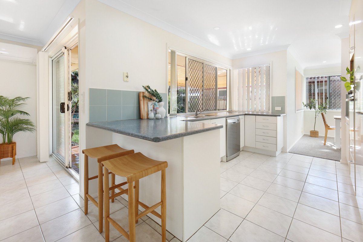 93 Coronet Crescent Burleigh Waters 16