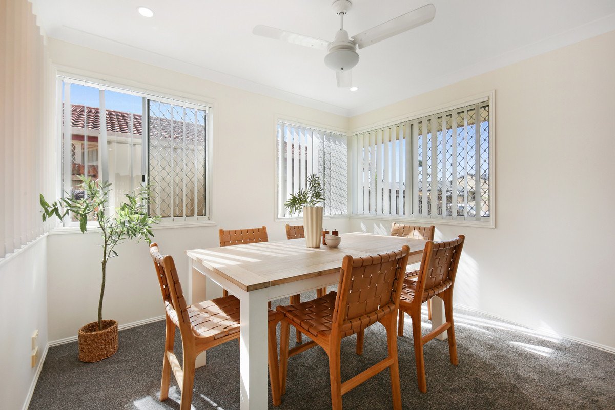 93 Coronet Crescent Burleigh Waters 18