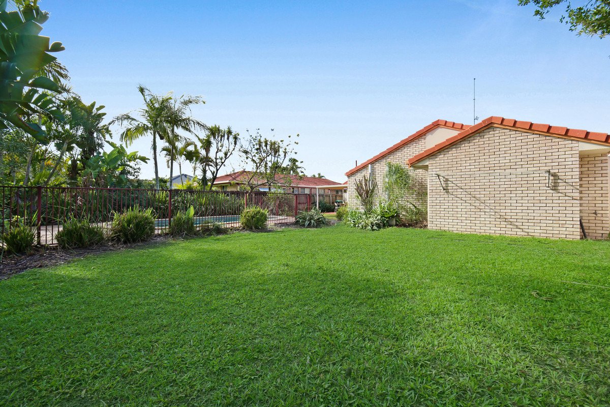 93 Coronet Crescent Burleigh Waters 21