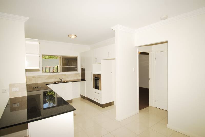 9/3 Deloraine Close CANNONVALE 2