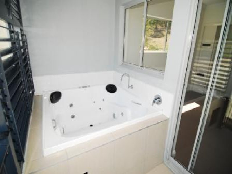 9/3 Deloraine Close CANNONVALE 4