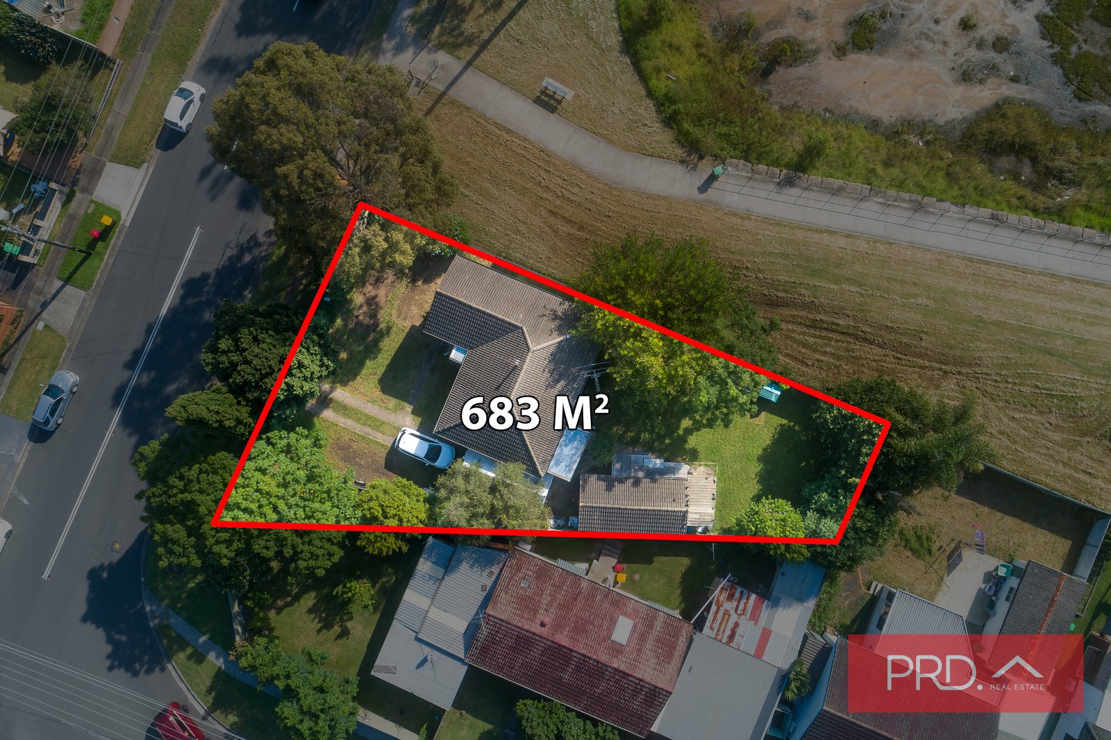93 Graham Avenue LURNEA 1