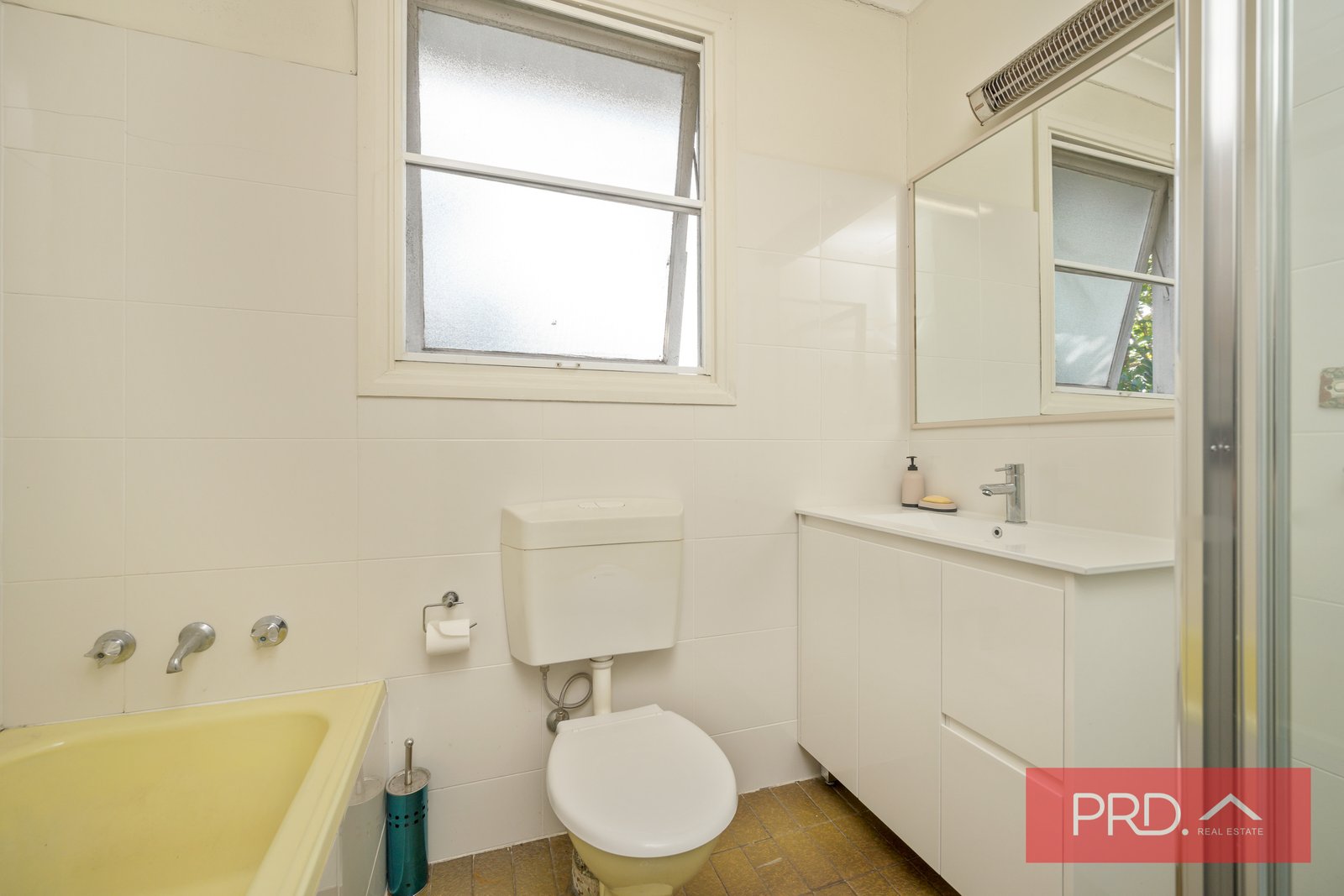 93 Graham Avenue LURNEA 5