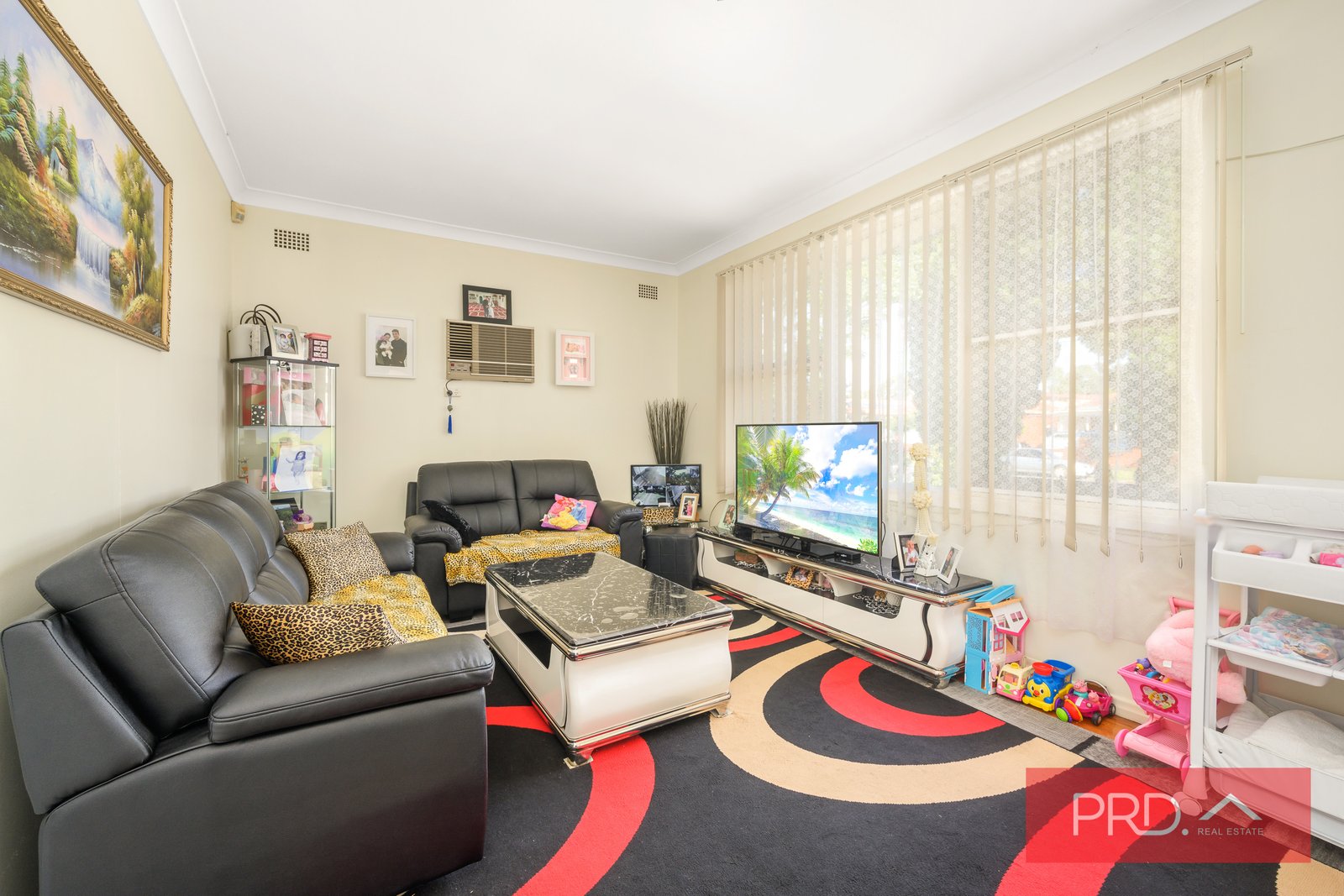 93 Graham Avenue LURNEA 6