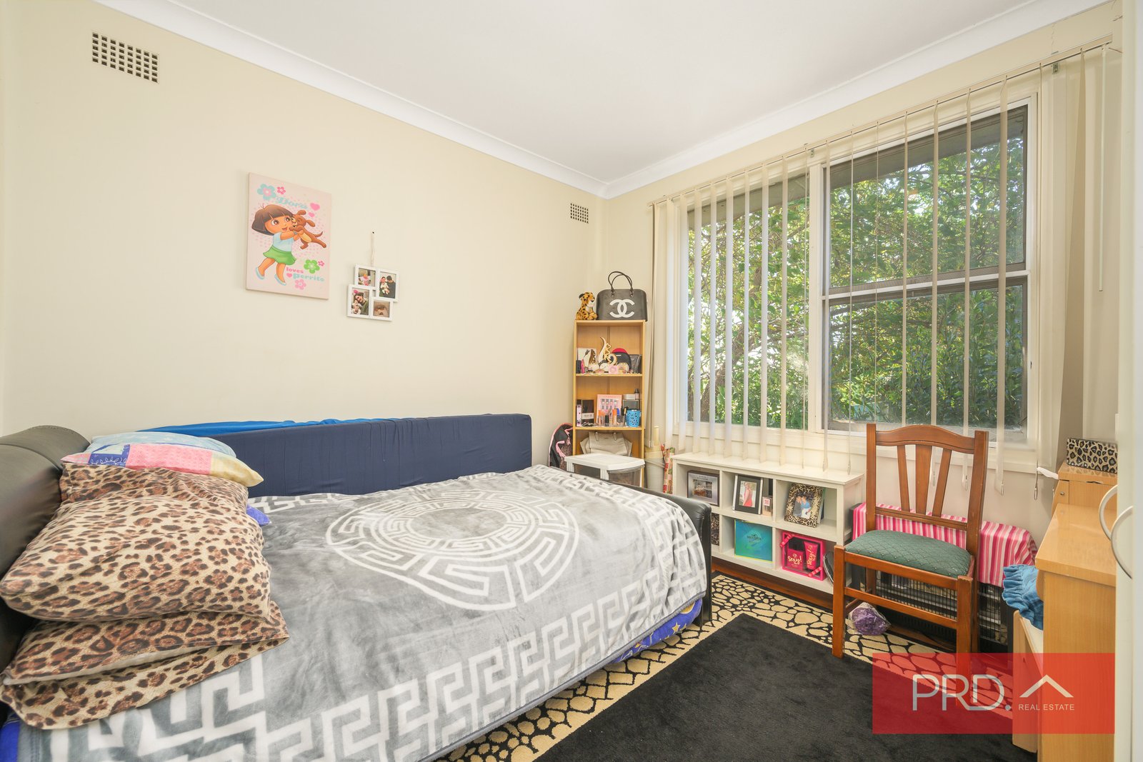 93 Graham Avenue LURNEA 8