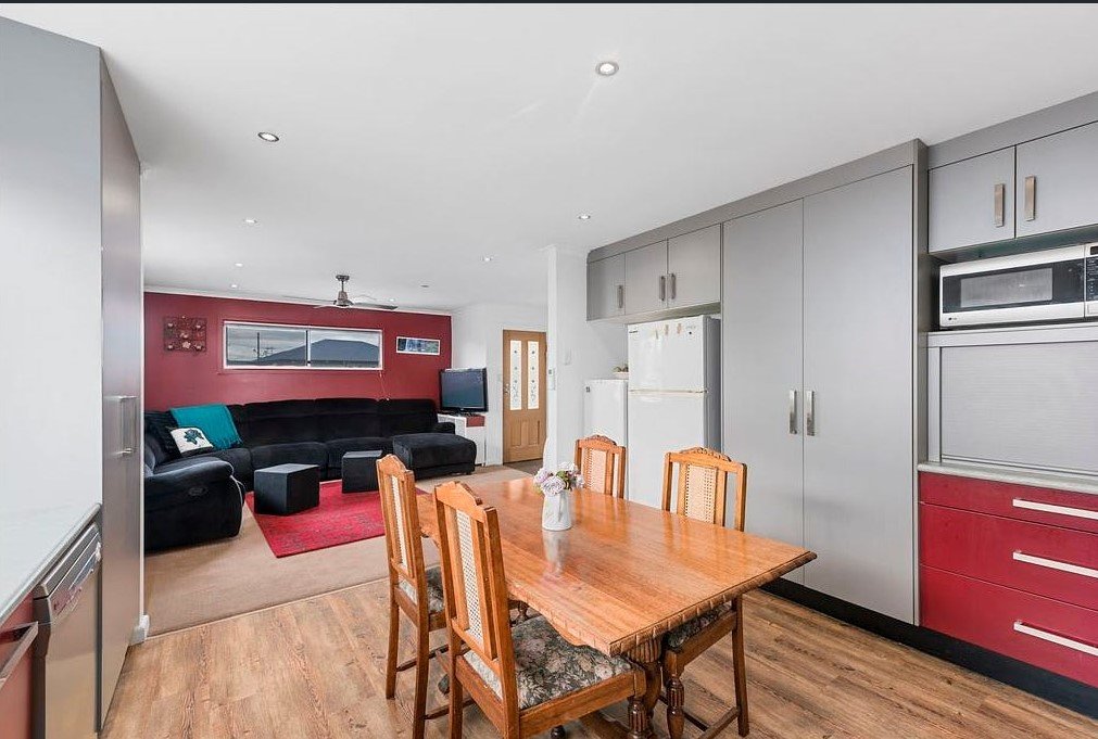 93 Renfrew Circle GOODWOOD 3