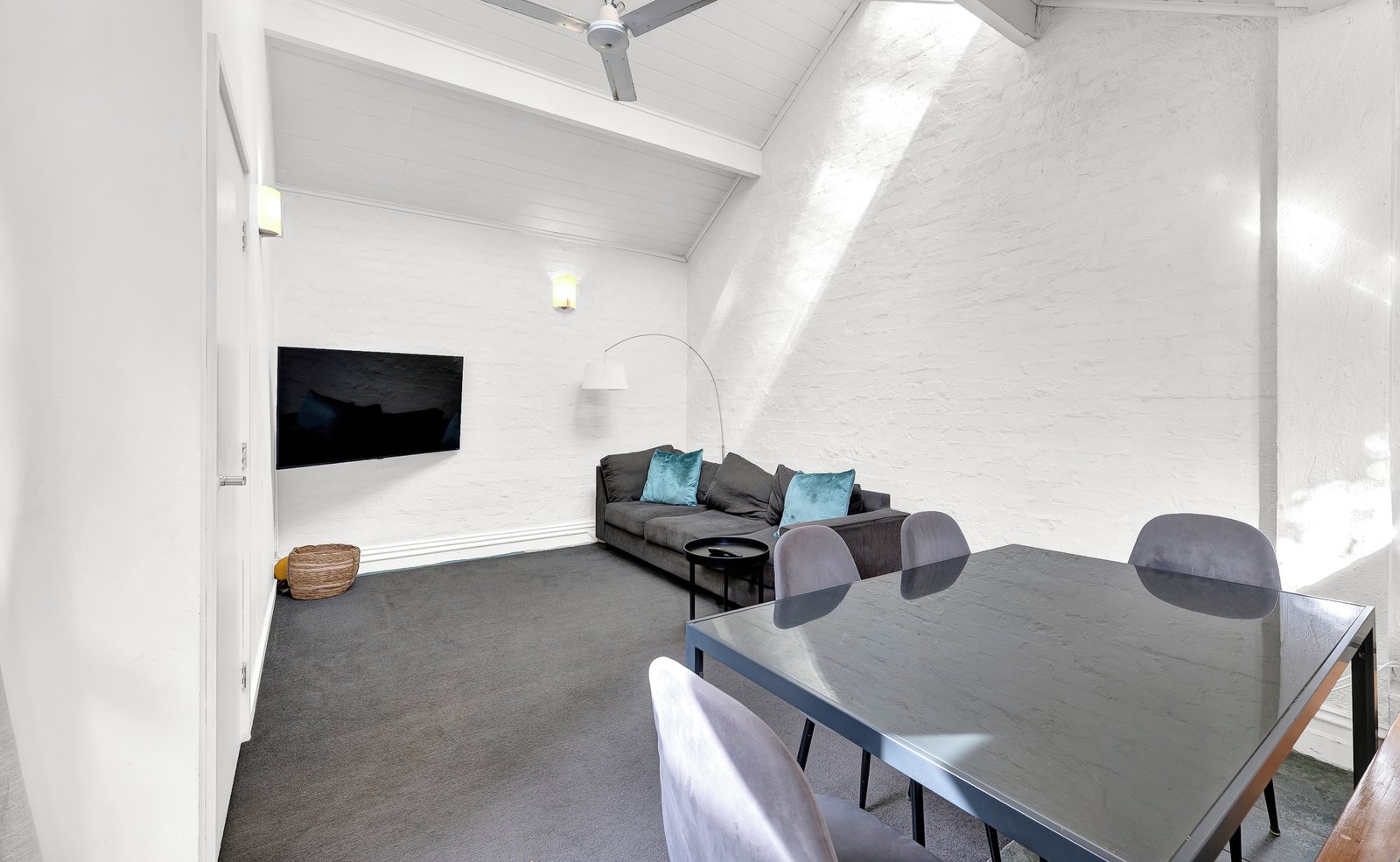 Gallery: 93 Station Street