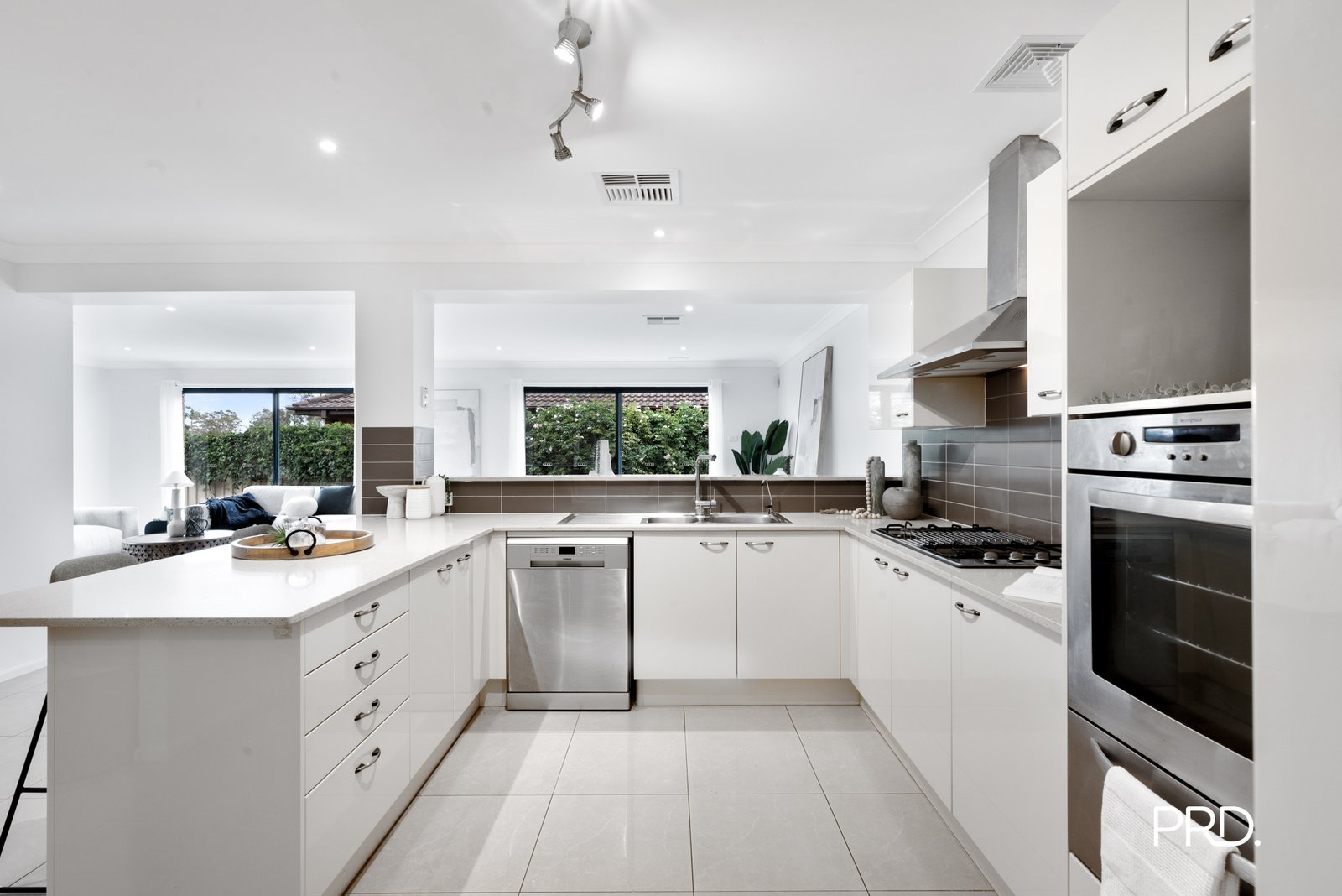 93 Tukara Road SOUTH PENRITH 9