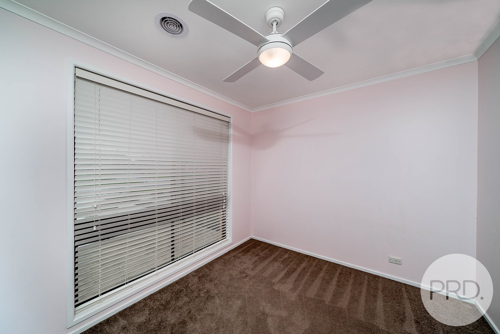 93 Undurra Drive GLENFIELD PARK 6