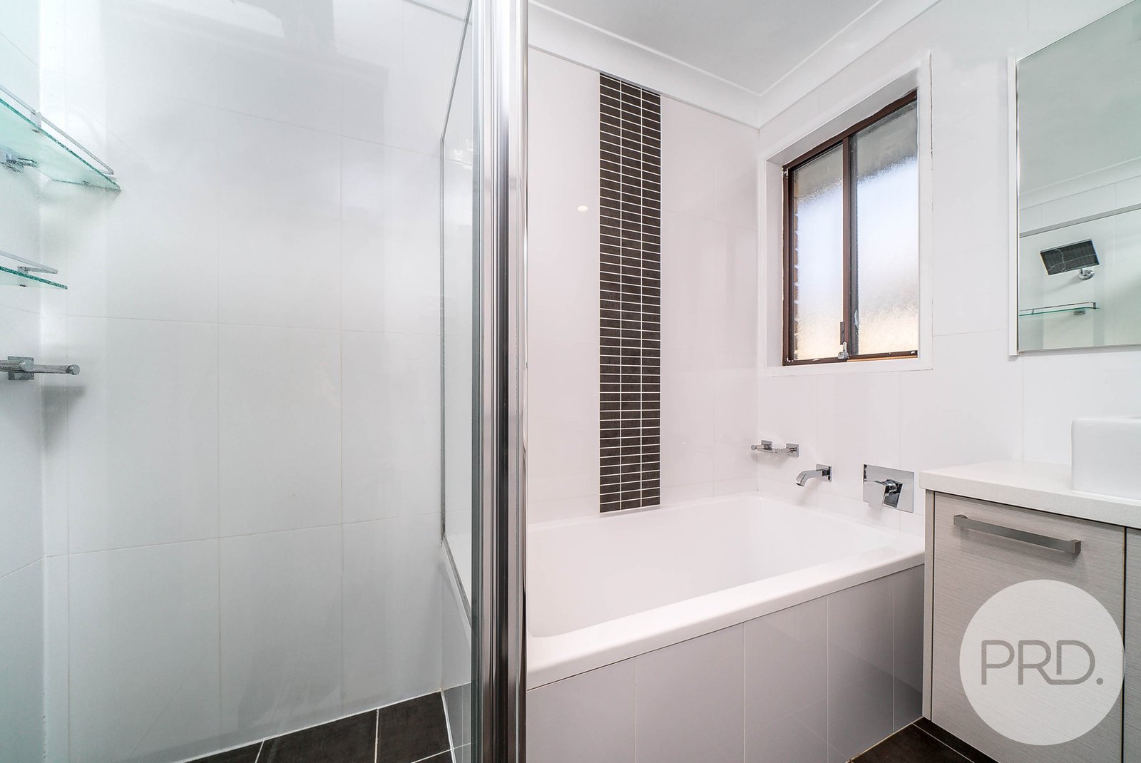 93 Undurra Drive GLENFIELD PARK 8