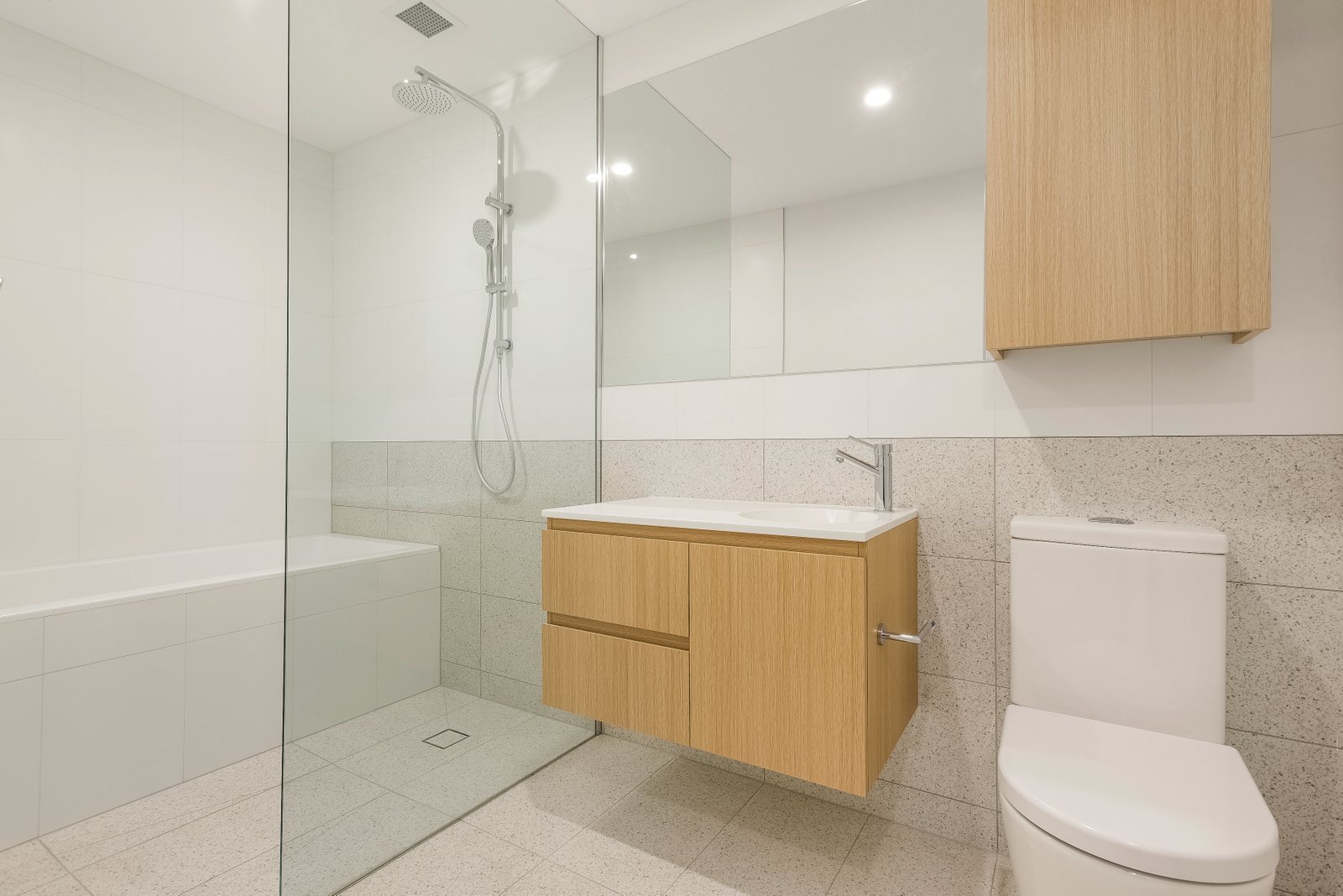 Real Estate and Property in 9/30-32 Prince Edward Avenue, Mckinnon, VIC