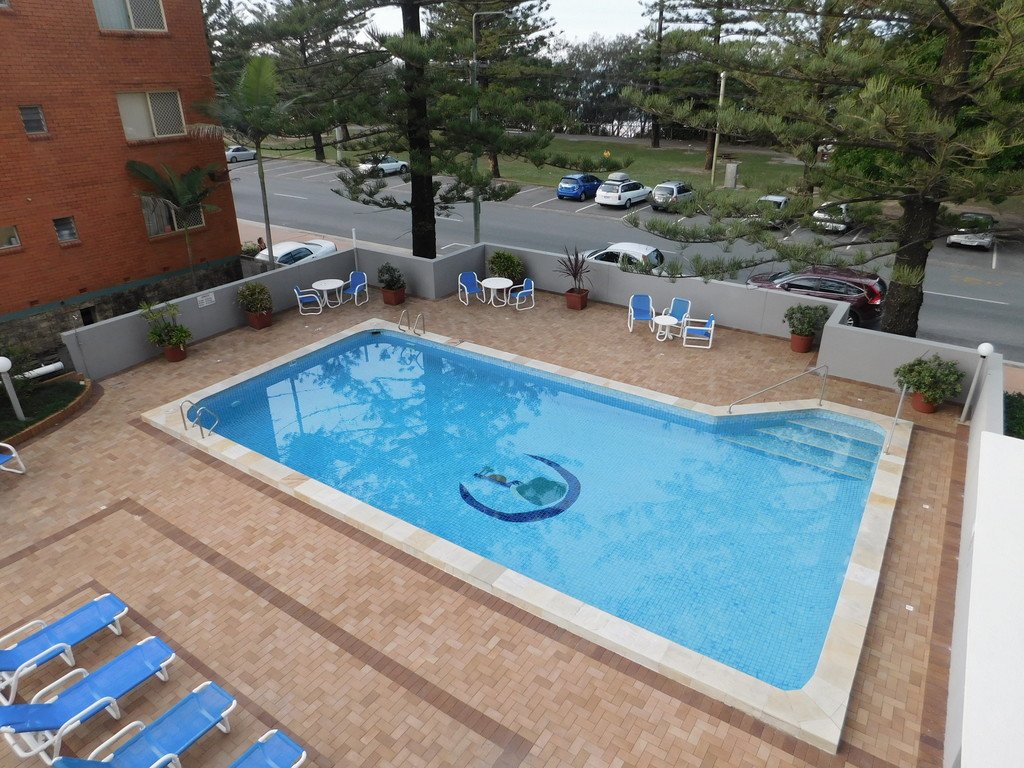 9/30 The Esplanade BURLEIGH HEADS 12