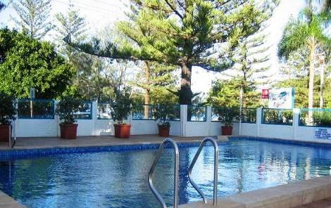 9/30 The Esplanade BURLEIGH HEADS 2