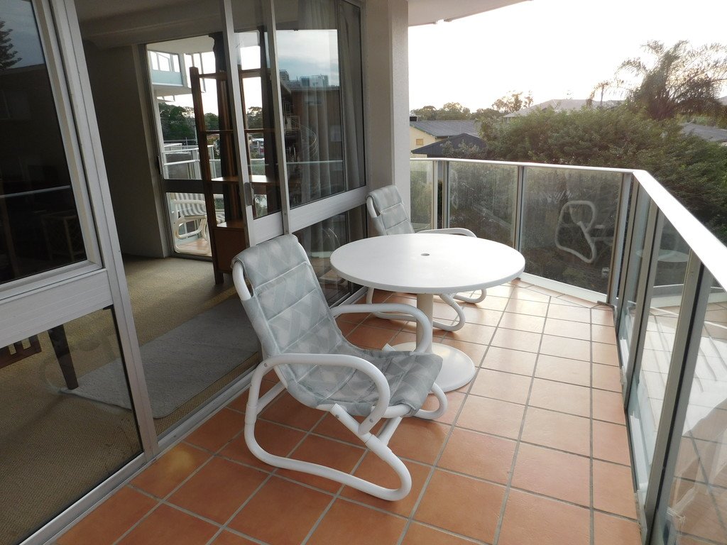 9/30 The Esplanade BURLEIGH HEADS 10