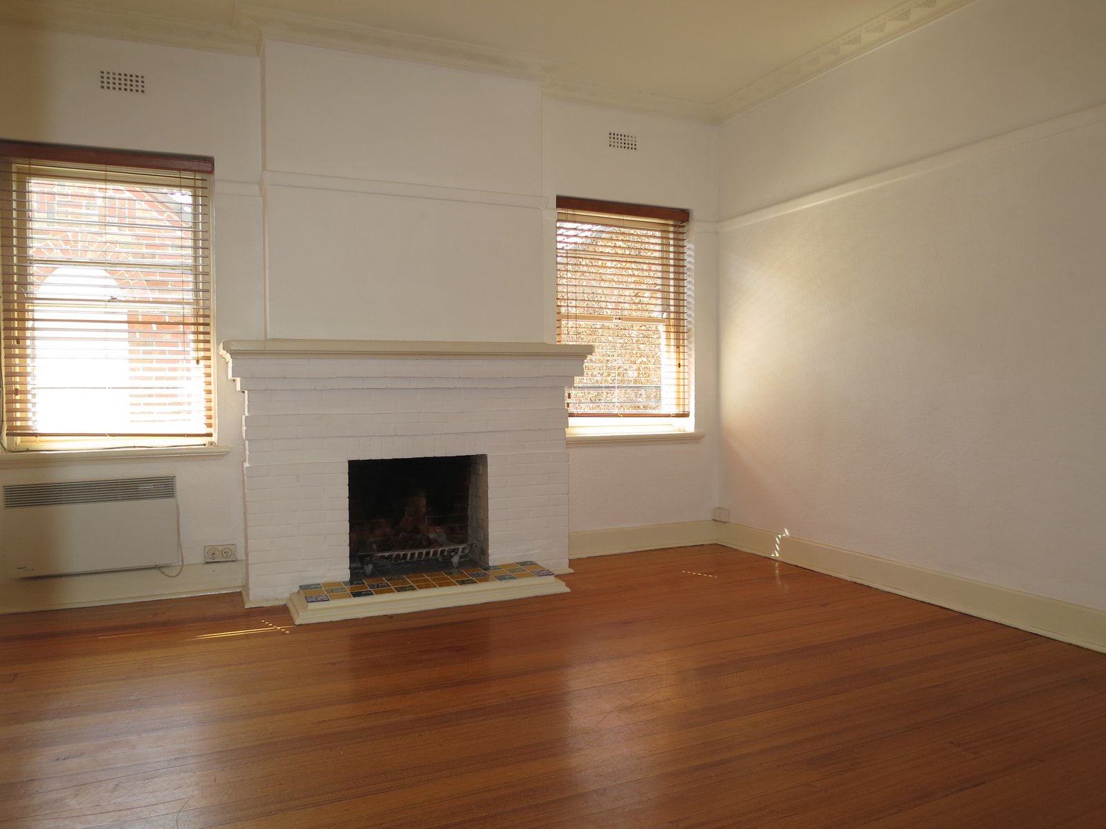 Gallery: 9/30A Mitford Street