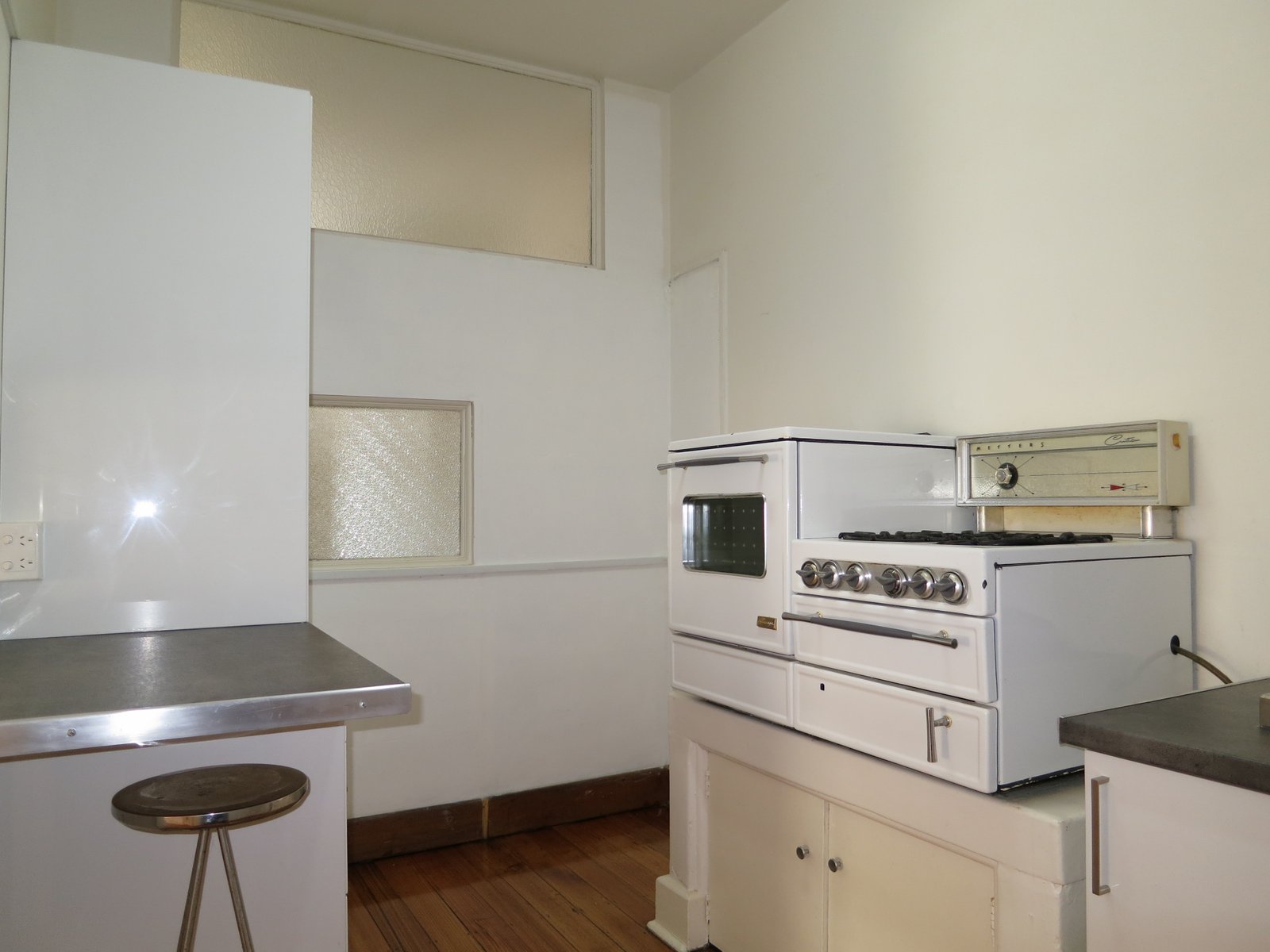 Gallery: 9/30A Mitford Street