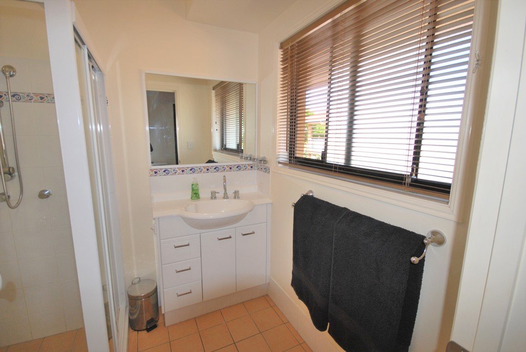 9/32-34 Dutton Street COOLANGATTA 5