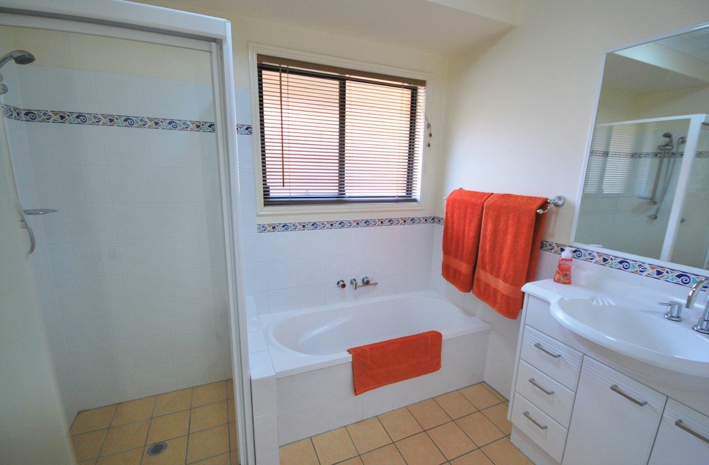 9/32-34 Dutton Street COOLANGATTA 7