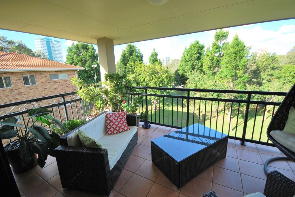 9/32-34 Dutton Street COOLANGATTA 11