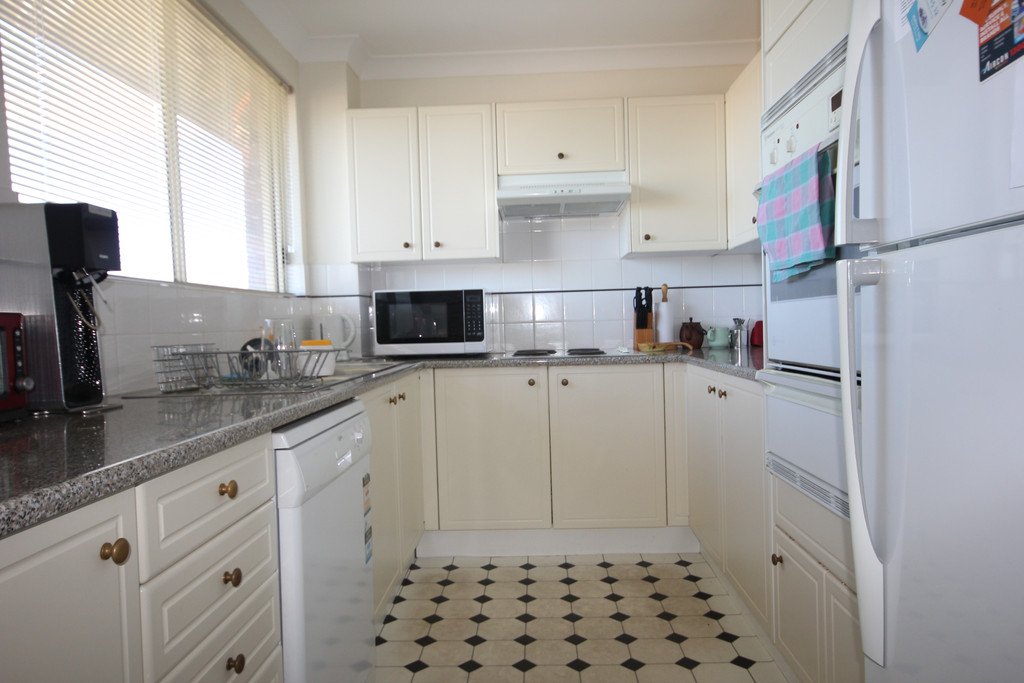 9/32 Solander Street MONTEREY 2