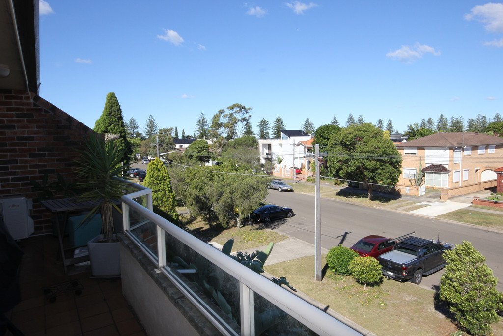 9/32 Solander Street MONTEREY 5