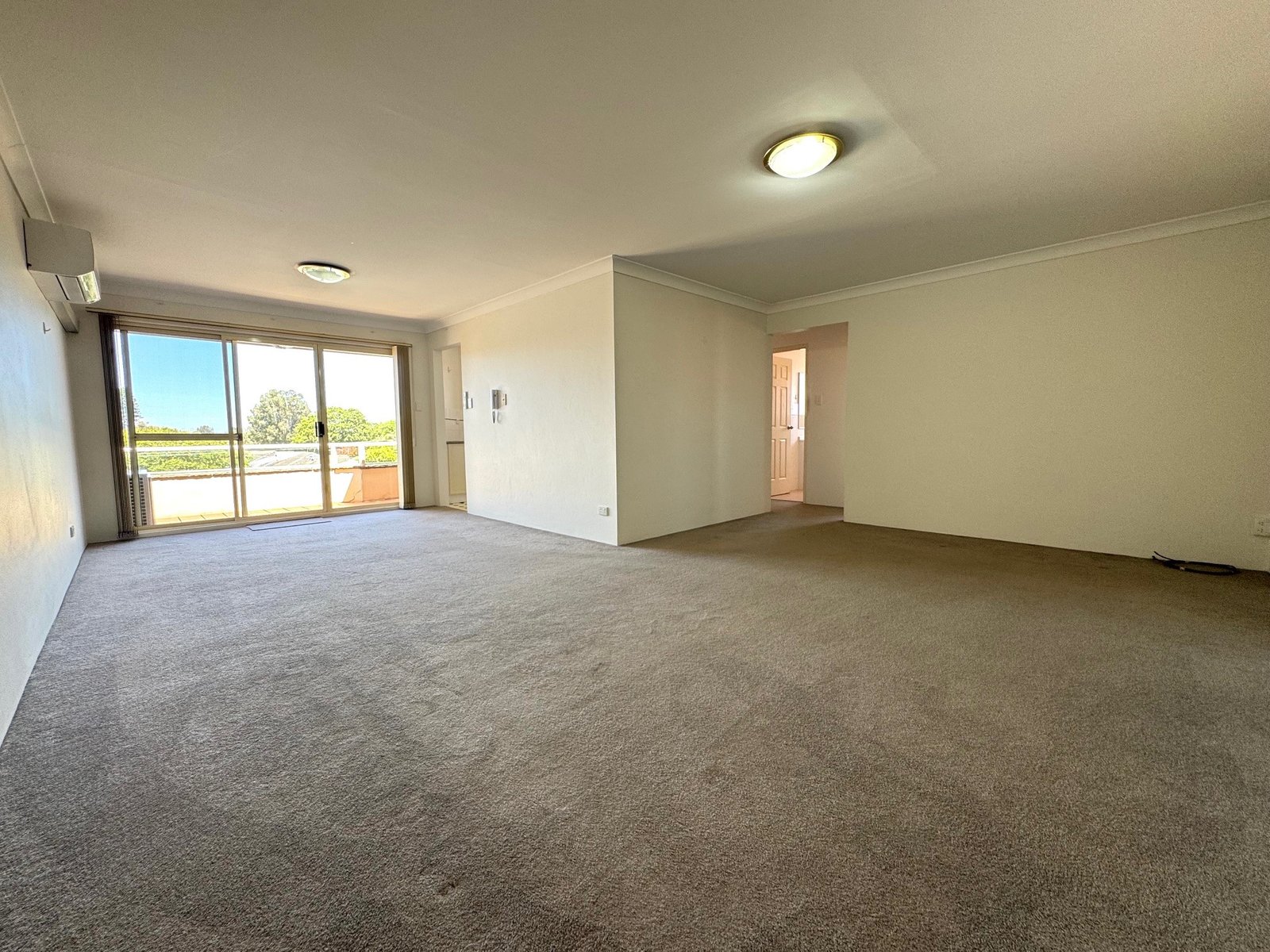 9/32 Solander Street MONTEREY 2