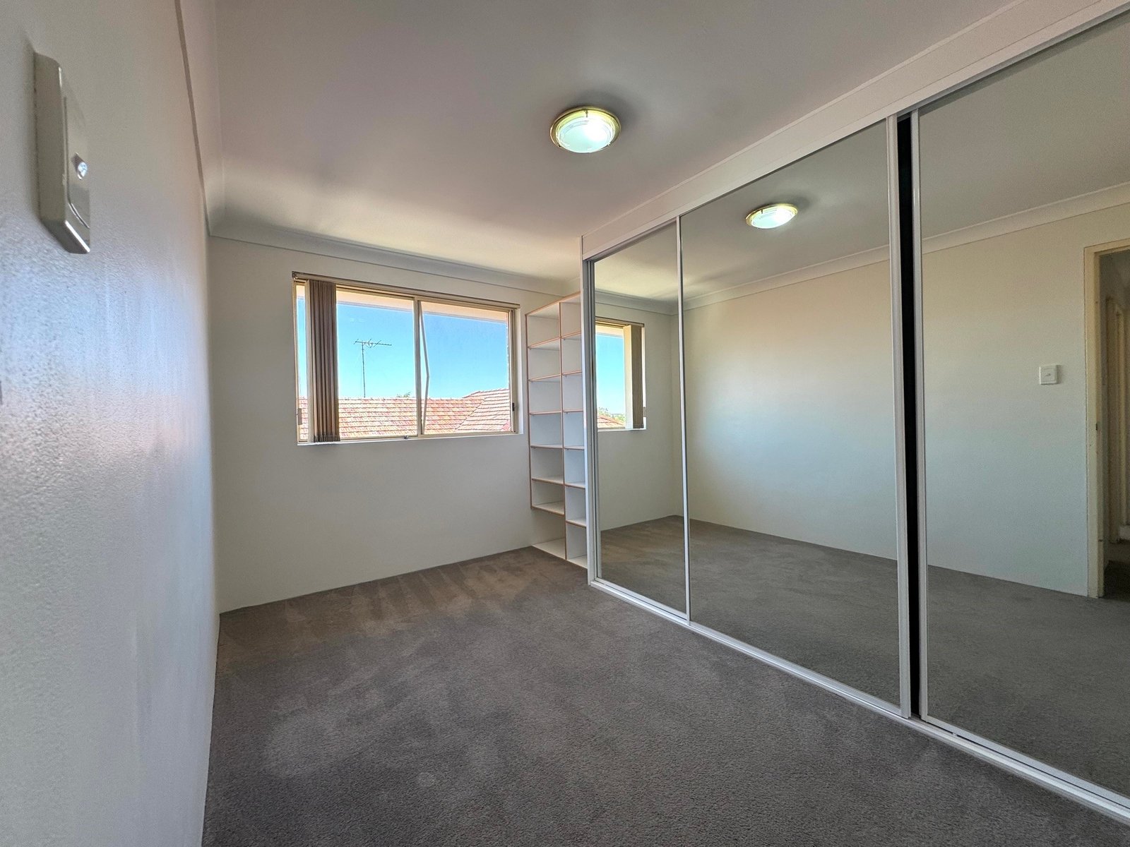 9/32 Solander Street MONTEREY 5