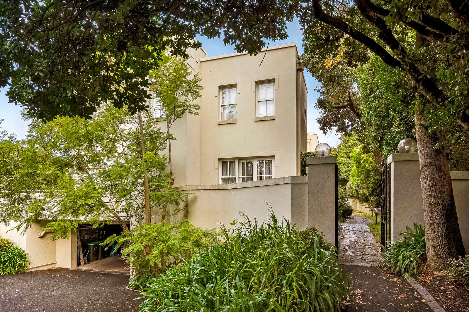 Real Estate and Property in 9/32 Wimba Avenue, Kew, VIC