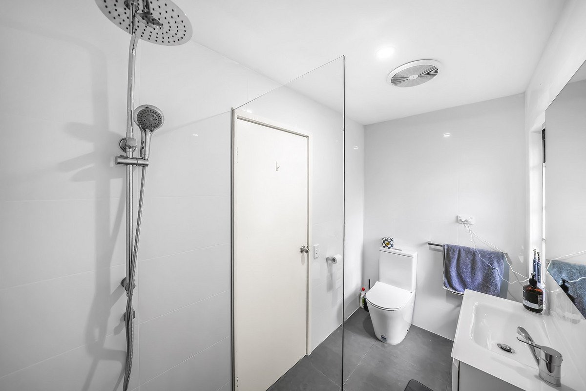 93/215 Cottesloe Drive Mermaid Waters 9