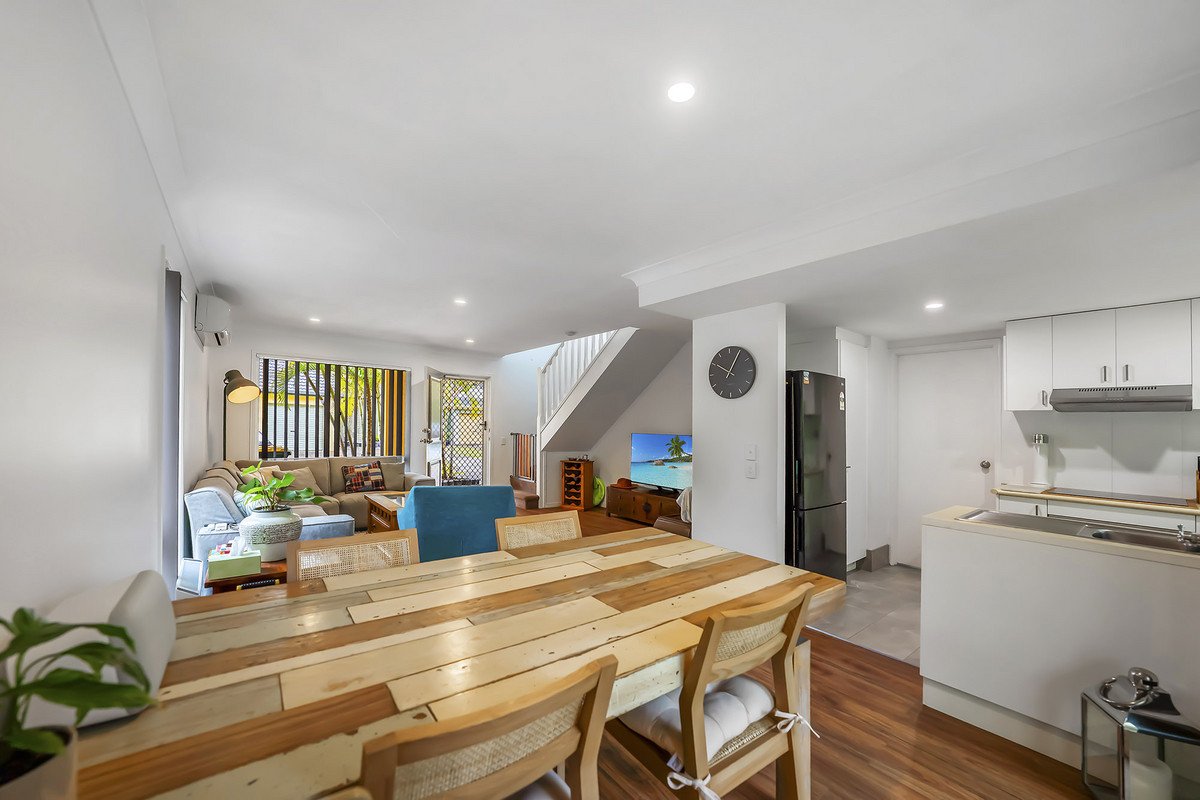 93/215 Cottesloe Drive Mermaid Waters 3