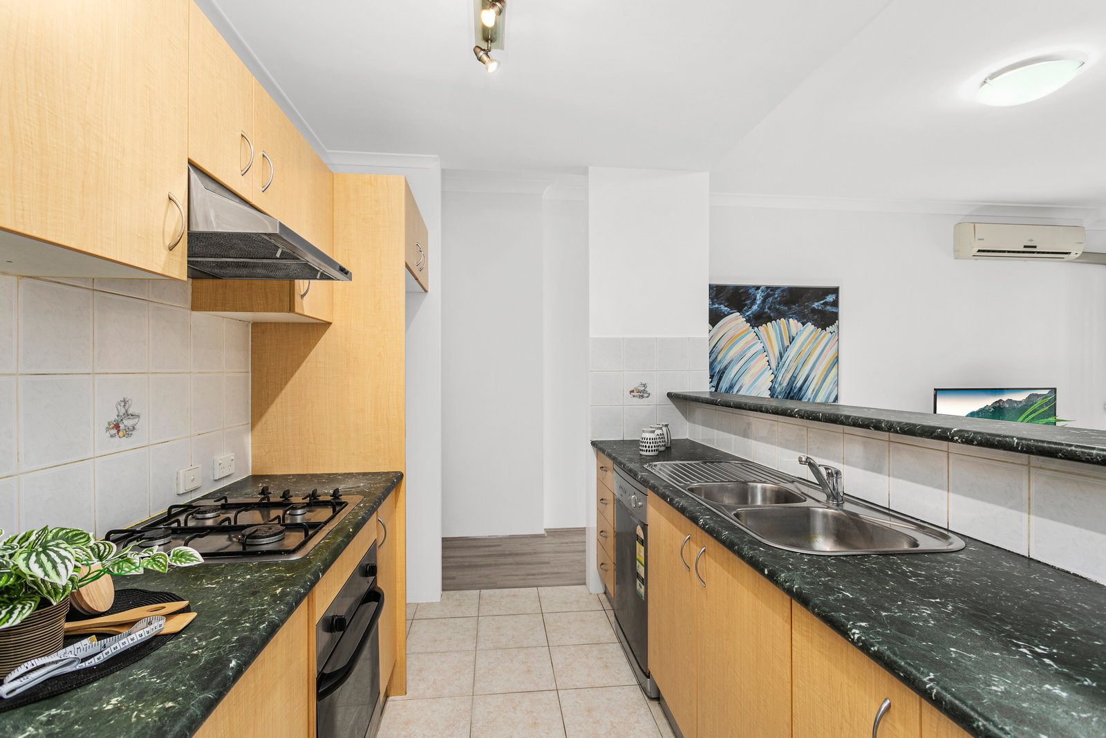 9/33-37 West Street HURSTVILLE 2