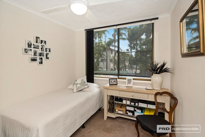 9/33 Whiting Street LABRADOR 9