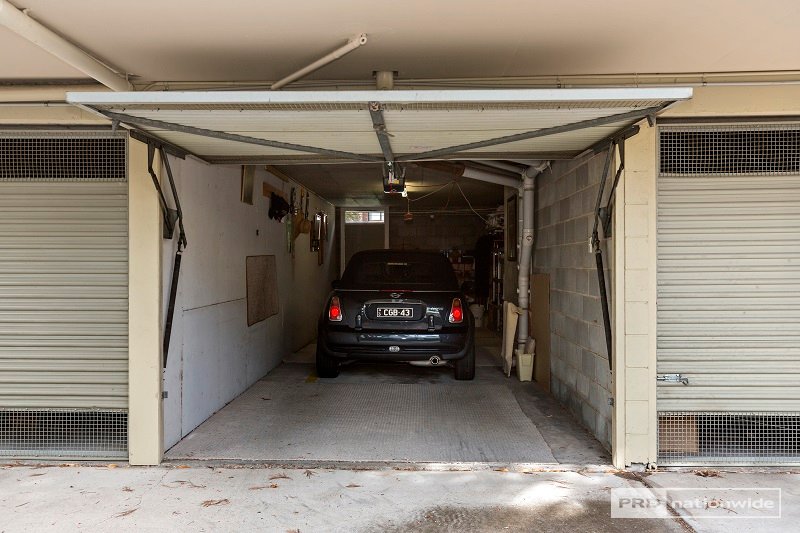 9/33 Whiting Street LABRADOR 12
