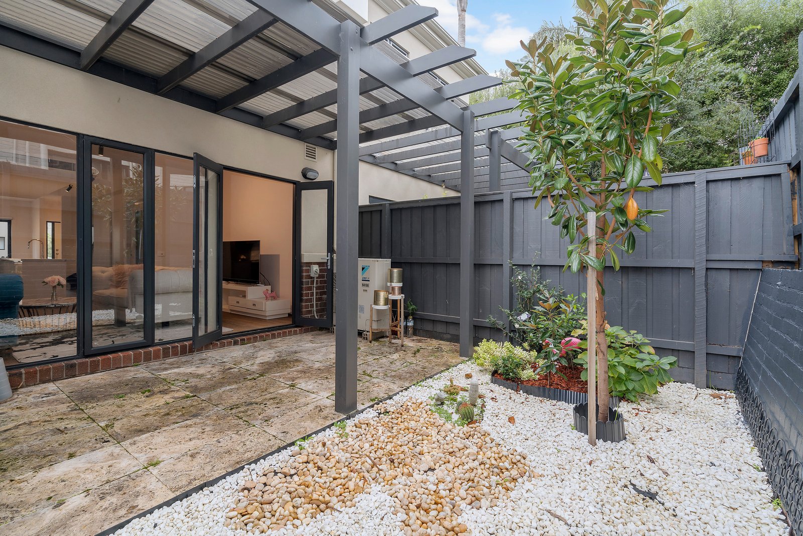 Real Estate and Property in 9/332 Alma Road, Caulfield North, VIC