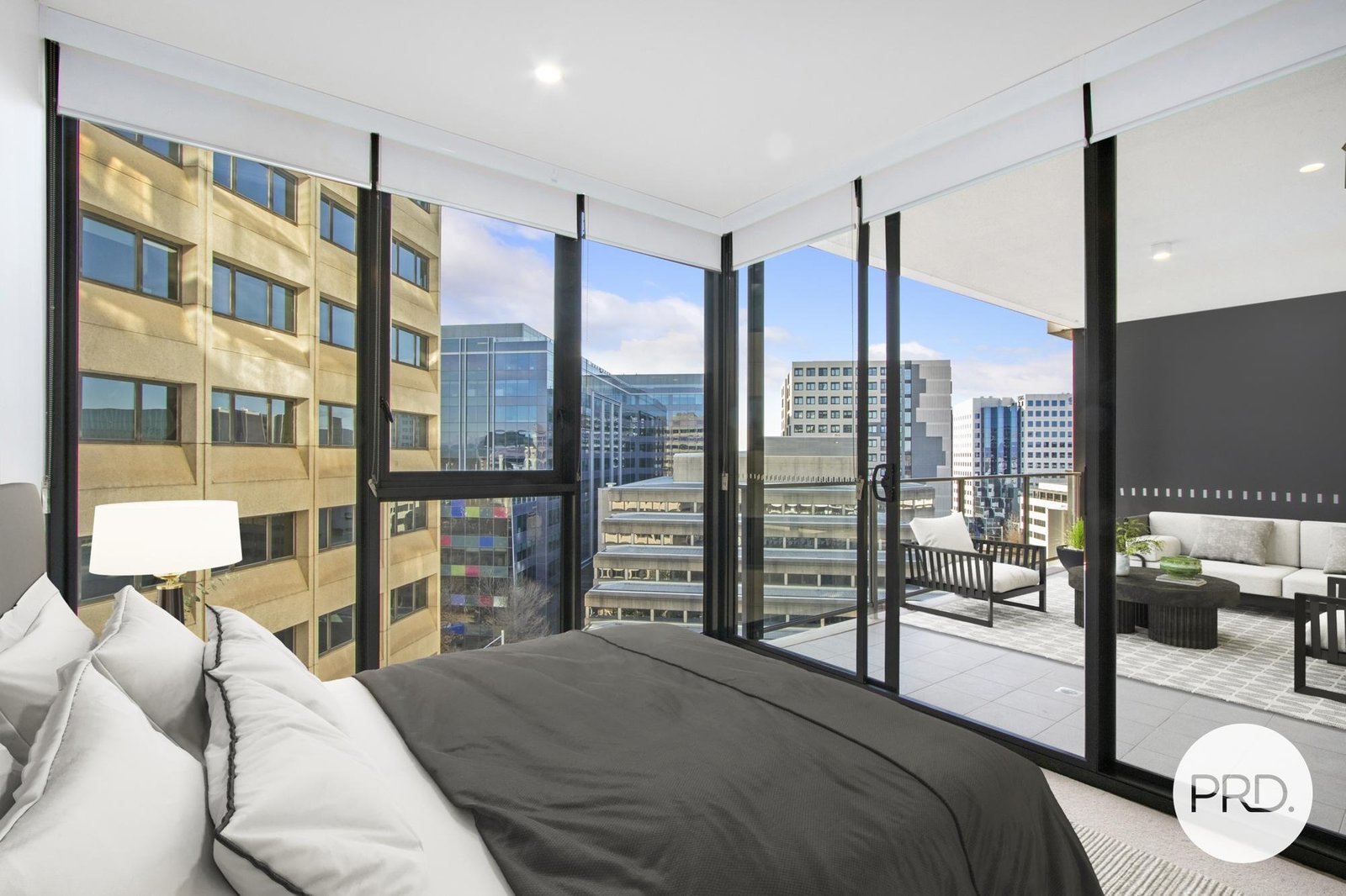 93/45 West Row CITY 8